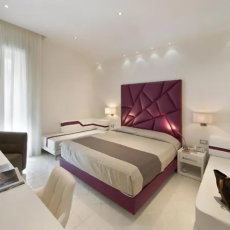 Palazzo Montefusco 4*