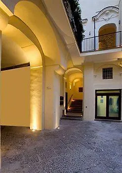 Palazzo Montefusco 4*