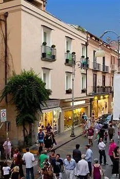 Palazzo Montefusco 4* سورينتو