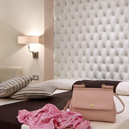 Konukevi Palazzo Montefusco 4*