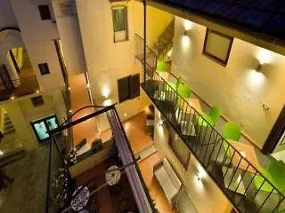 Palazzo Montefusco 4* سورينتو